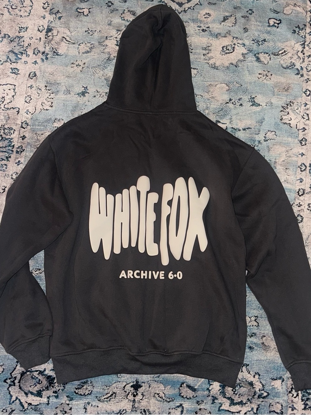 NWOT White Fox Archive 6.0 Women’s Oversized Grey Hoodie Size Medium/Large